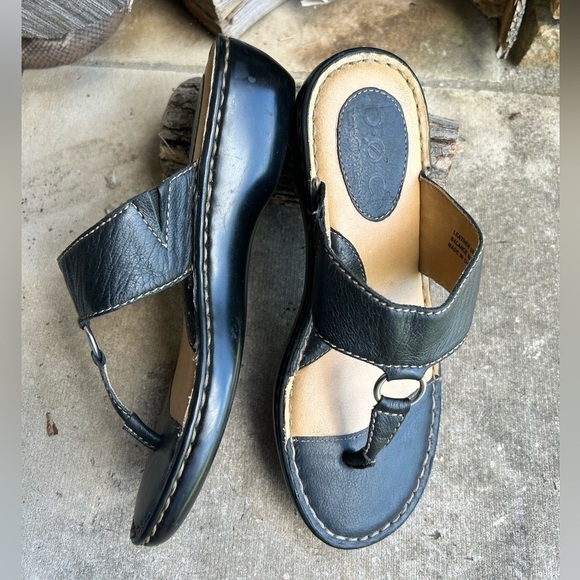 BOC Born black leather thong t strap sandal Sz-7M. C - Picture 1 of 11